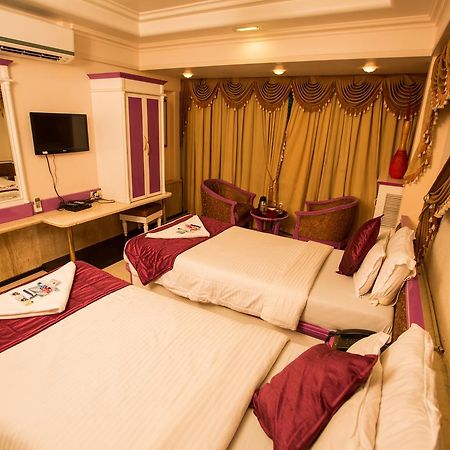 Hotel Ashwin Мумбай Екстериор снимка