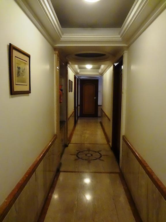 Hotel Ashwin Мумбай Екстериор снимка