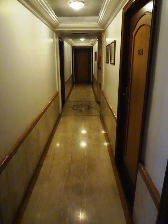 Hotel Ashwin Мумбай Екстериор снимка