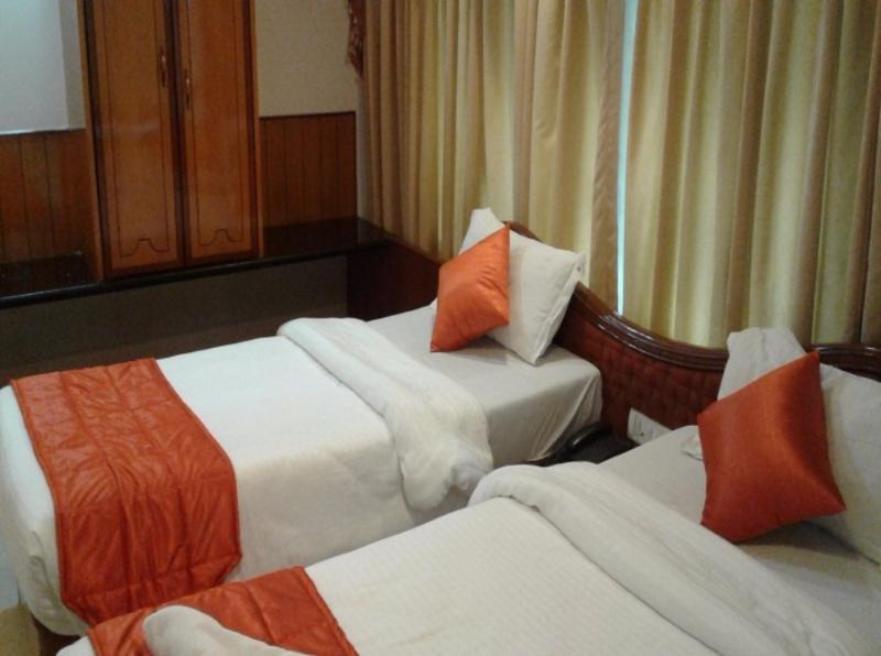 Hotel Ashwin Мумбай Екстериор снимка