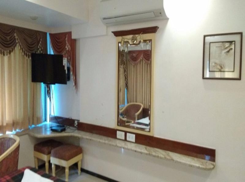 Hotel Ashwin Мумбай Екстериор снимка