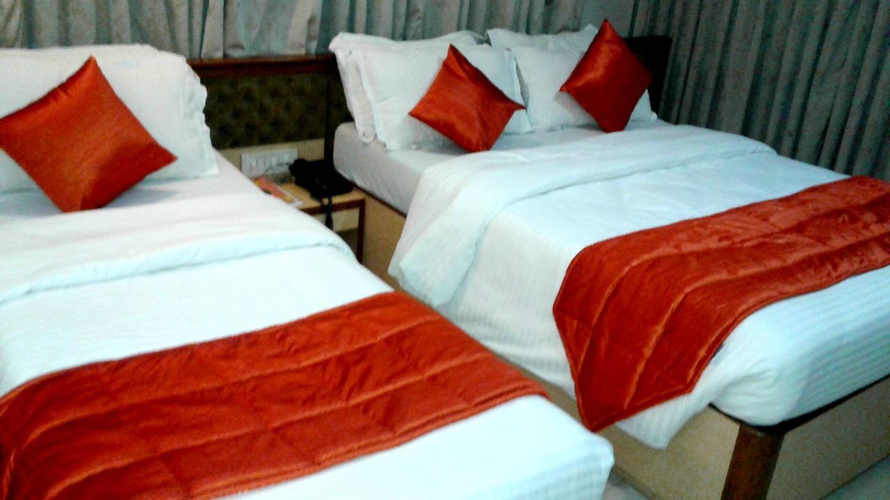 Hotel Ashwin Мумбай Екстериор снимка