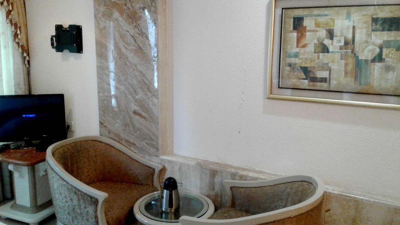 Hotel Ashwin Мумбай Екстериор снимка