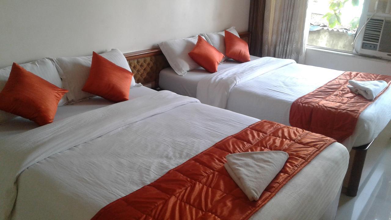 Hotel Ashwin Мумбай Екстериор снимка