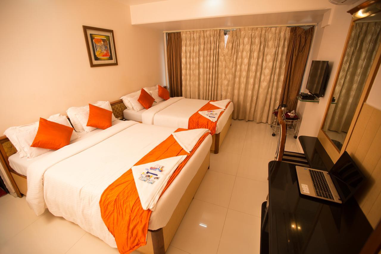 Hotel Ashwin Мумбай Екстериор снимка