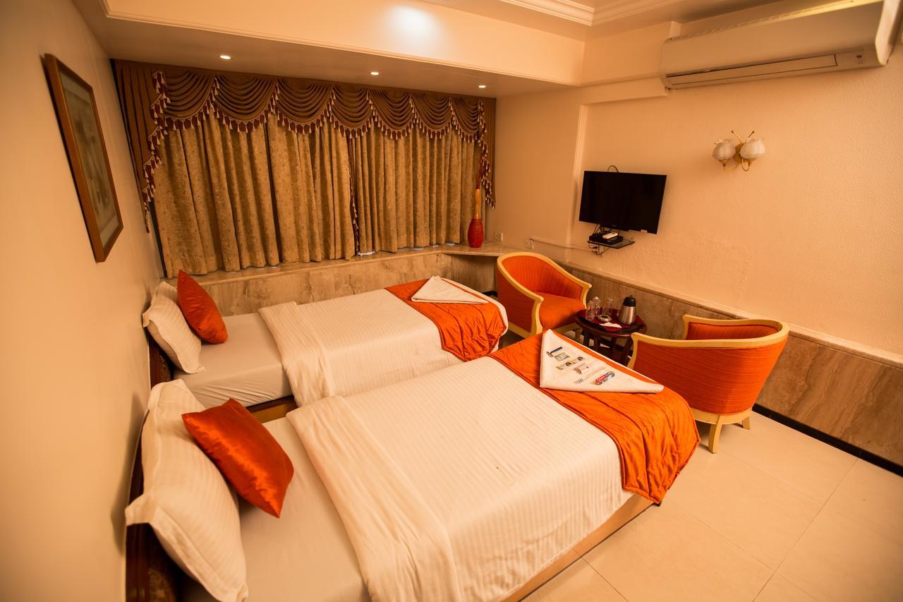 Hotel Ashwin Мумбай Екстериор снимка