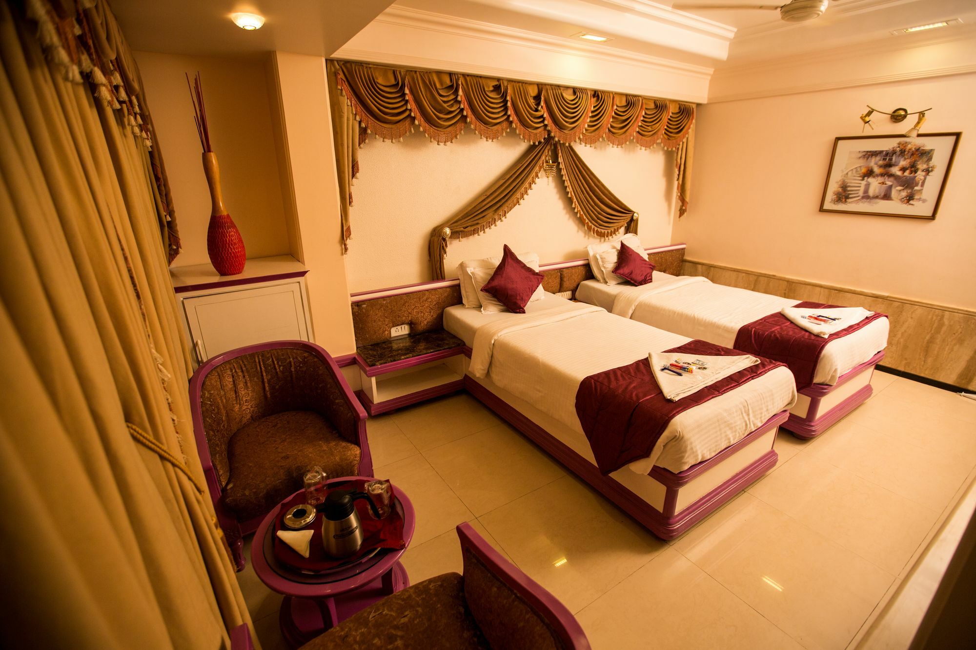 Hotel Ashwin Мумбай Екстериор снимка